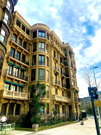 fachada edificio abogados en san sebastian